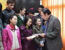 Hỗ trợ kinh phí giúp sinh viên nghèo về quê đón Tết