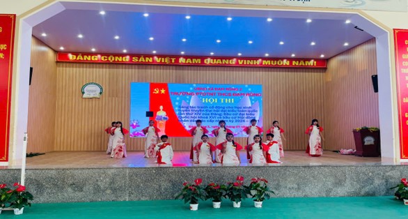 Trường PT DTNT THCS Đam Rông tổ chức Hội thi sáng tác tranh cổ động tuyên truyền Đại hội đại biểu toàn quốc lần thứ XIV của Đảng và bầu cử các cấp nhiệm kỳ 2026 - 2031
