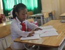 Bé gái khuyết tật ước mơ làm cô giáo dạy vẽ